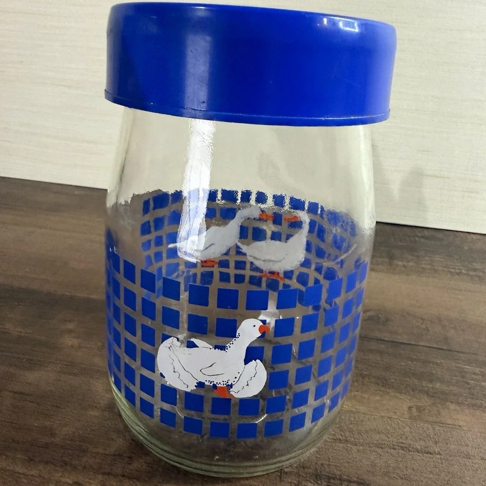 Vintage CARLTON GLASS USA 1 Liter Blue Checked Geese Ducks Canister 1982